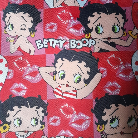Betty Boop Pink and Red Character Print Tote With Coin Pouch - Picture 4 of 10